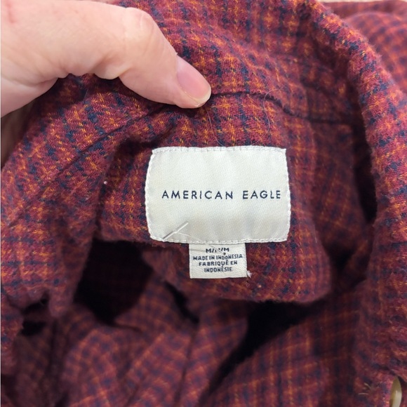 American Eagle Outfitters Burgundy Navy Button Down Cropped Flannel Shirt Sz M - Picture 4 of 5